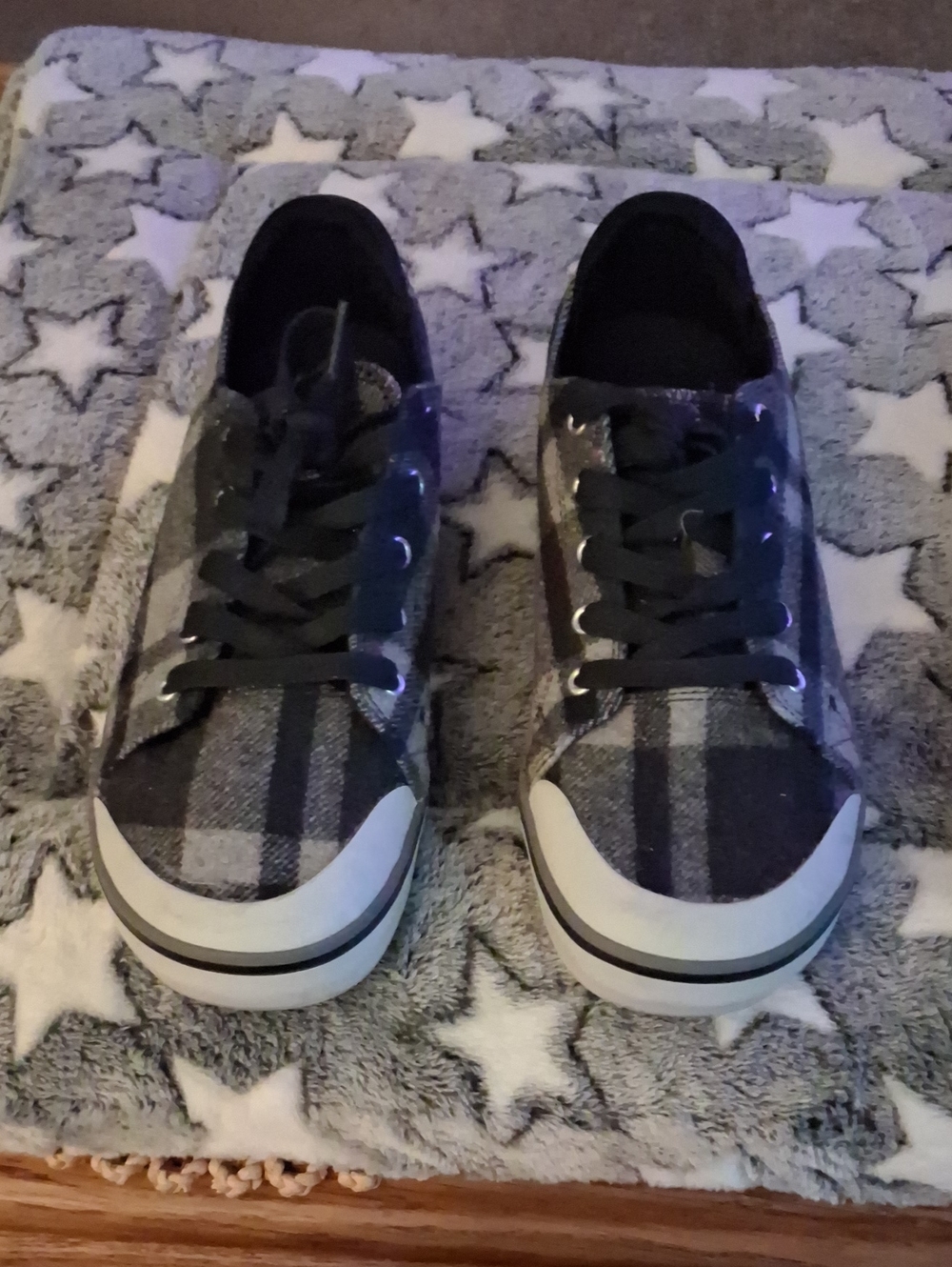 Keen Kids Plaid Sneakers - Black & Gray Sz 9